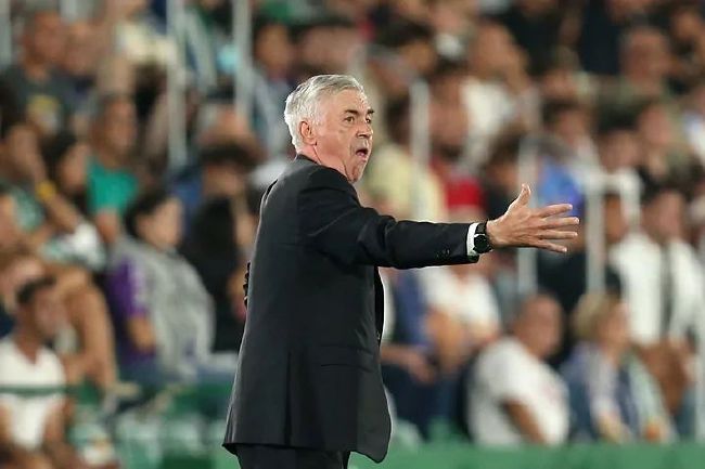 《当男人恋爱时》单日票房938万，较前一日小幅上涨9.3%，累计票房截至发稿时达1.98亿，即将突破2亿关口。