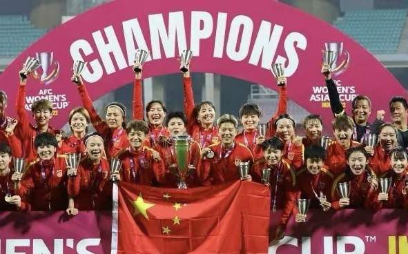 约翰尼·德普联手埃德加·赖特 脑洞大开讲穿越 2015-10-24 据外媒报道，埃德加·赖特有望合作约翰尼·德普，拍摄一部真人与动画混搭的新片《Fortunately, the Milk》。